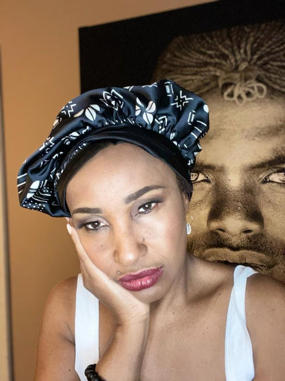 Mama Theresa´s Satin Schlafkappe für Afro-Locken - Cowrie Bogolan Print