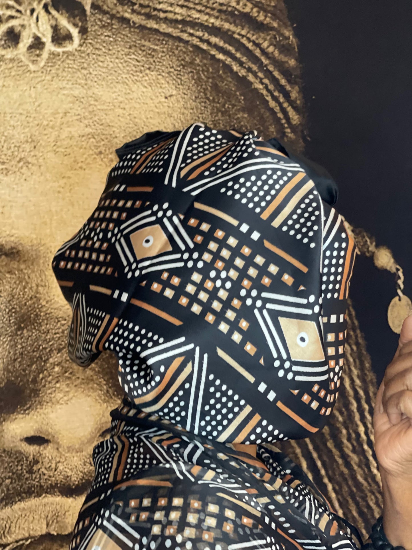 Mama Theresa´s Satin Schlafkappe für Afro-Locken - Polka dot Bogolan Print